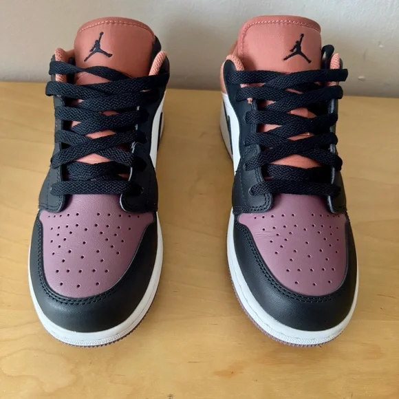 NEW - Nike Air Jordan 1 Low SE - Picture 1 of 6